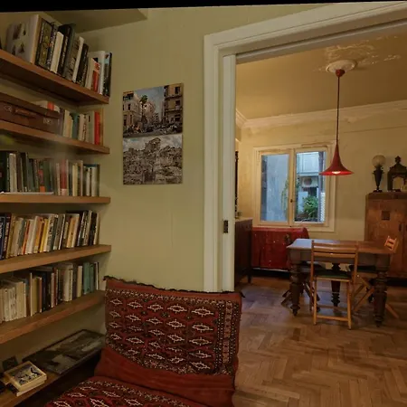 Apartmán Noir: 1920s Vibe On The East Mediterranean *