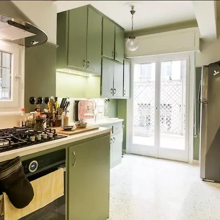 Apartmán Noir: 1920s Vibe On The East Mediterranean Atény