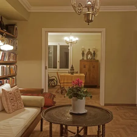Noir: 1920s Vibe On The East Mediterranean Apartmán
