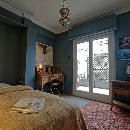 Apartmán Noir: 1920s Vibe On The East Mediterranean