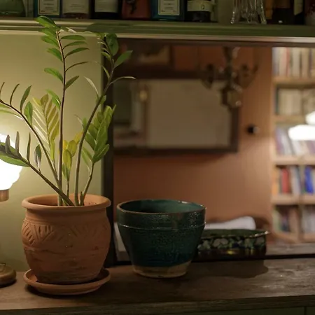 Apartmán Noir: 1920s Vibe On The East Mediterranean Atény